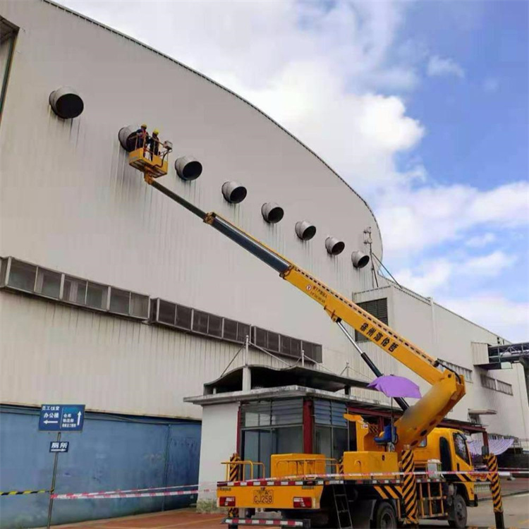 浏阳高空作业车出租服务：专业广告牌安装解决方案