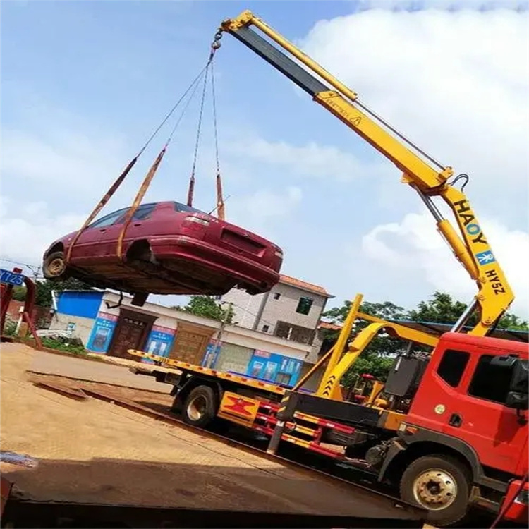 浏阳吊车吊汽车的正确方法